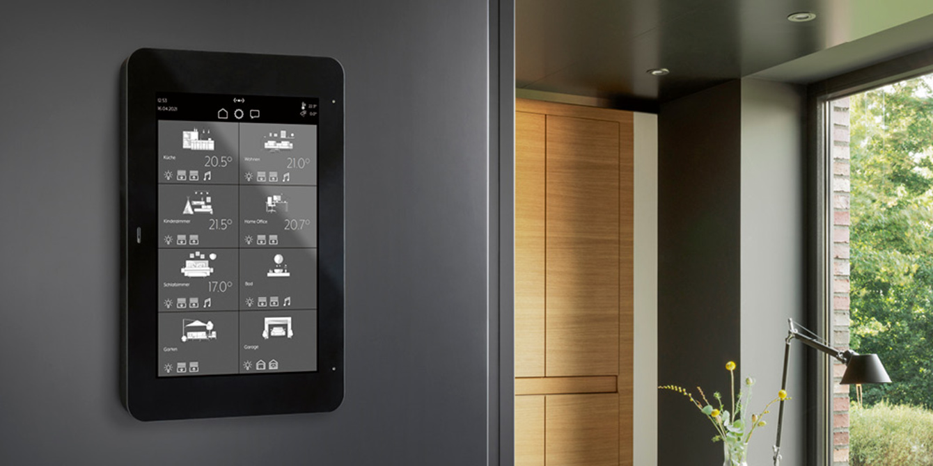 JUNG Smart Panel 8 bei Elektro Knichal GmbH in Coswig/Anhalt