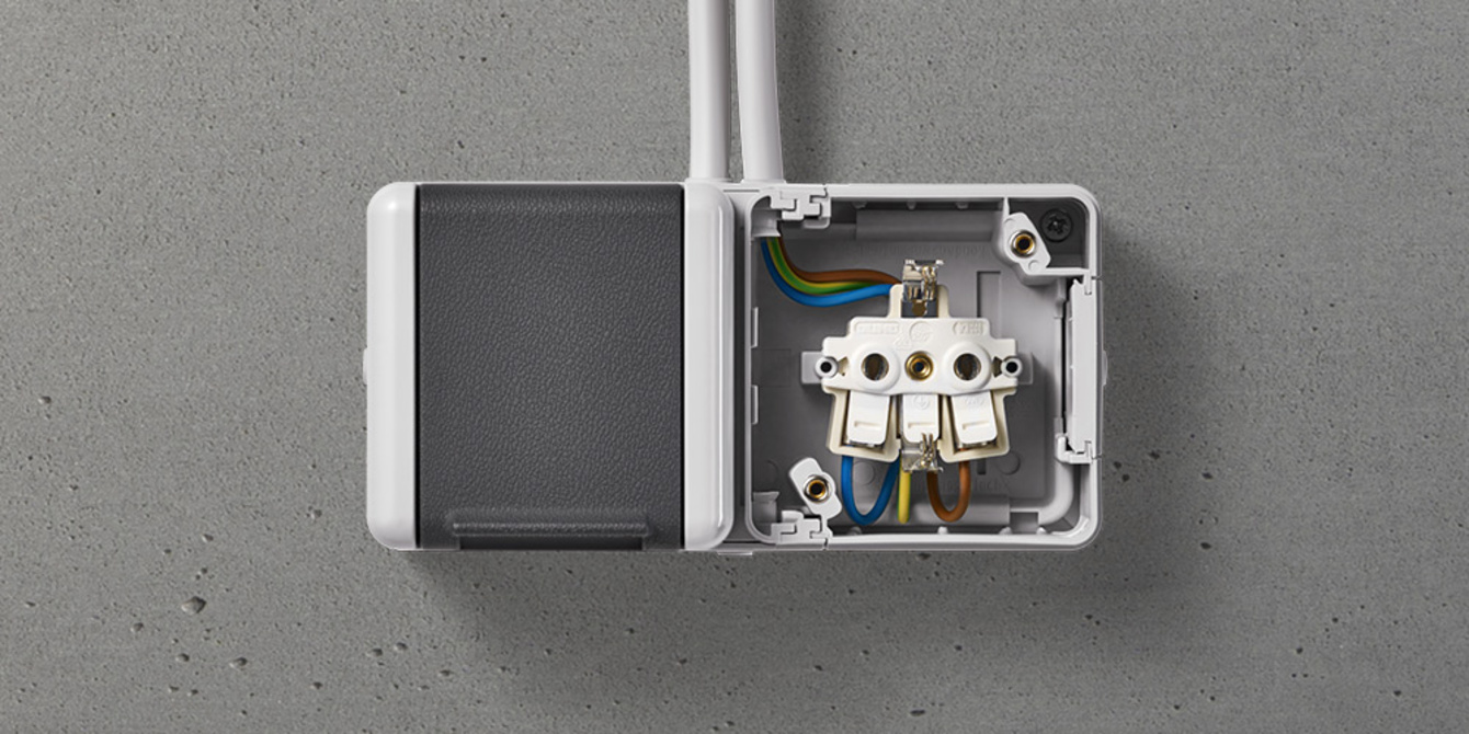 Doppelsteckdose mit Trennsteg bei Elektro Knichal GmbH in Coswig/Anhalt